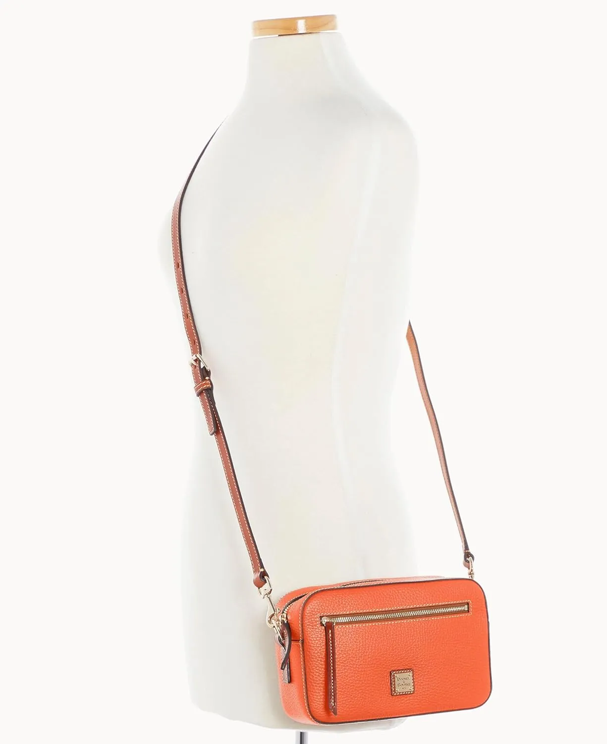 Dooney & Bourke Women's Camera Zip Crossbody in Pebble Grain Leather, Small Handbag with Adjustable Shoulder Strap